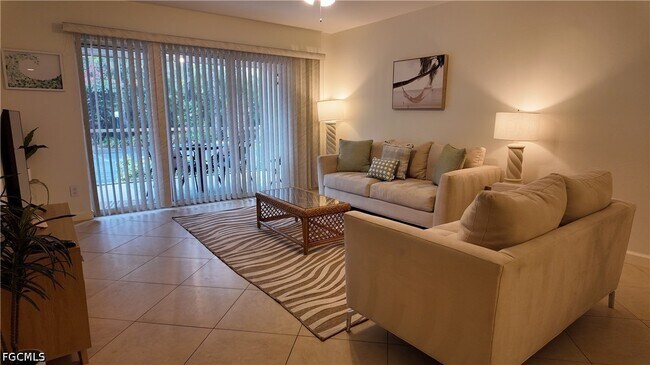 Building Photo - 509 Roma Ct