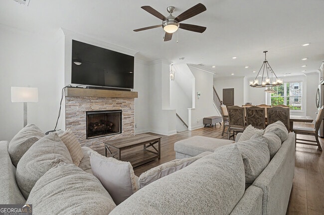 Building Photo - 847 Angora Aly