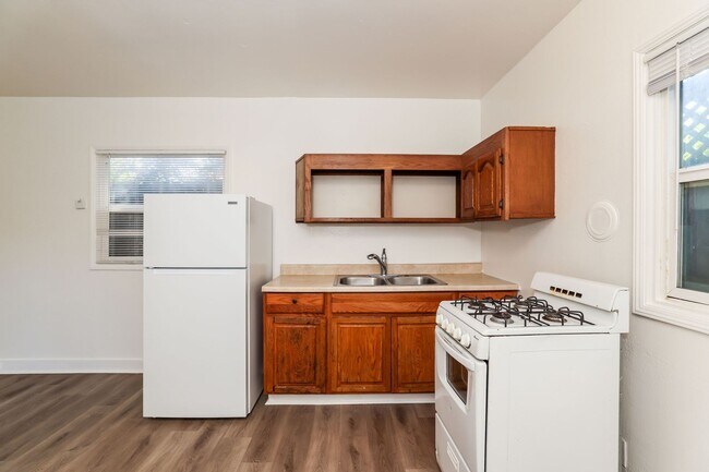 Building Photo - 2107MONTGOMERYDRIVE (L)