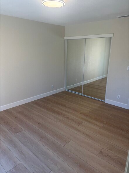 Building Photo - 3013 Notre Dame Dr