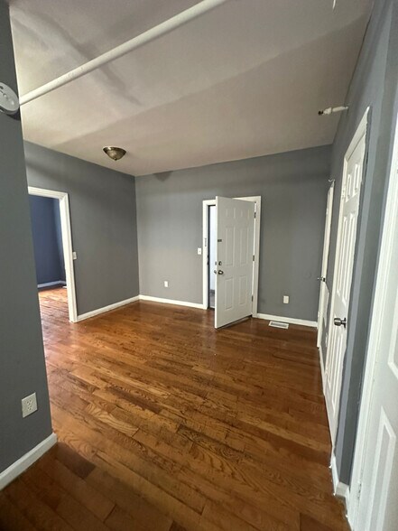 Building Photo - 49 Brookdale Ave