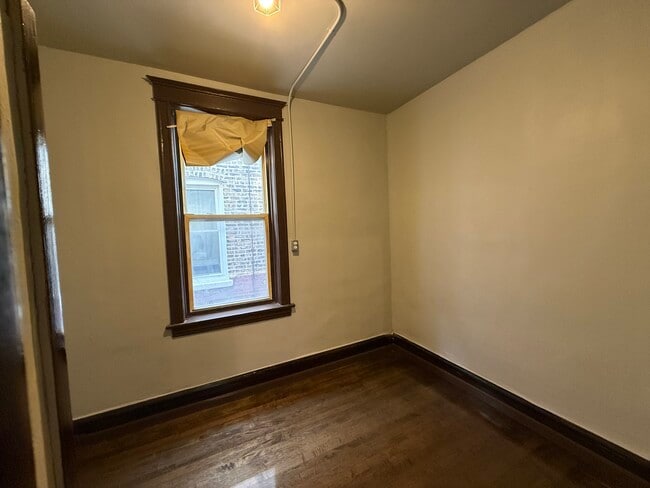 Building Photo - 4222 W Cullerton St