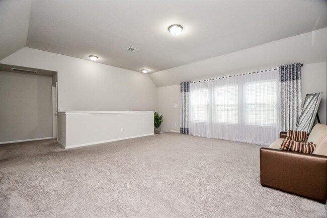 Building Photo - 2707 Dry Creek Dr