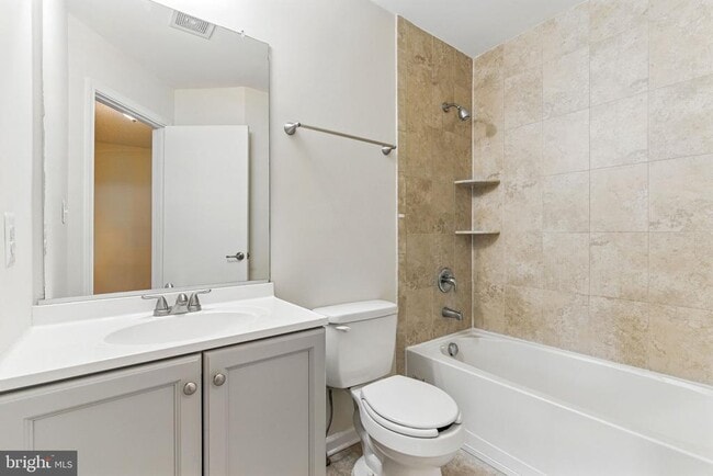 Building Photo - 505 Knollwood Ct