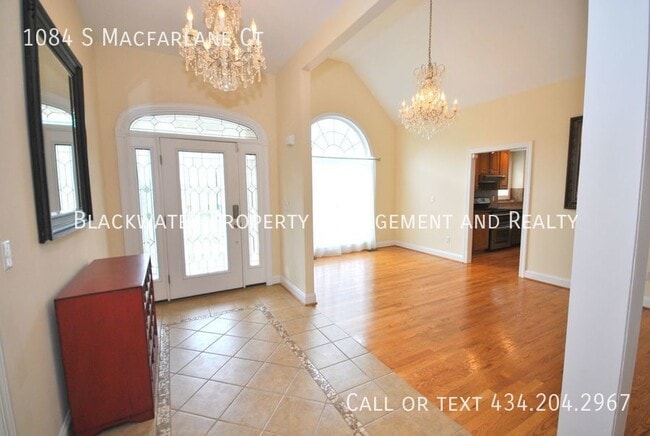 Building Photo - Beautiful Home in Lake Vista