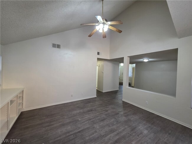 Building Photo - 6561 Avon Ct