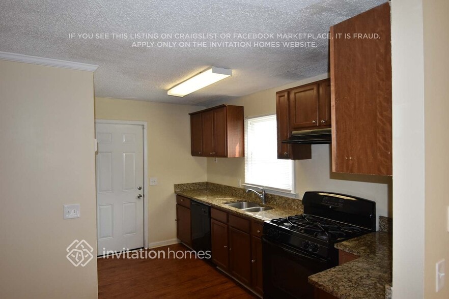 Building Photo - 1540 Rose Garden Ln