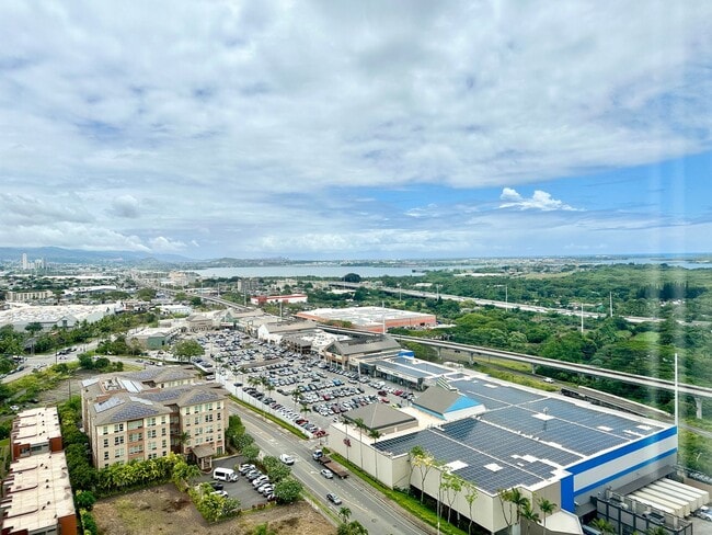 Building Photo - 1060 Kamehameha Hwy