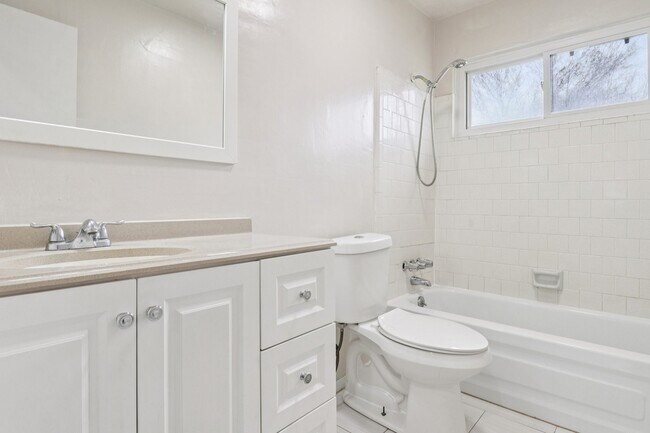Building Photo - 14067 Towneway Dr