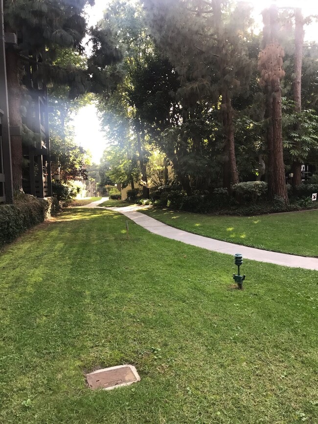 Building Photo - 7740 Redlands St