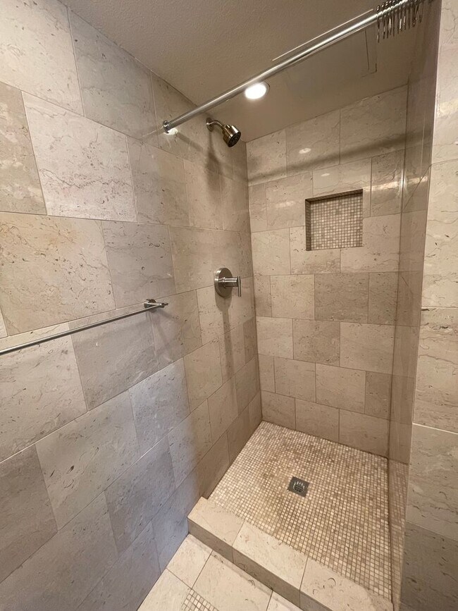 Building Photo - Beautiful Home In Arbor Place Tower