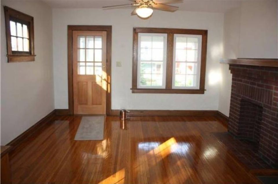 Building Photo - 2846 East Ave