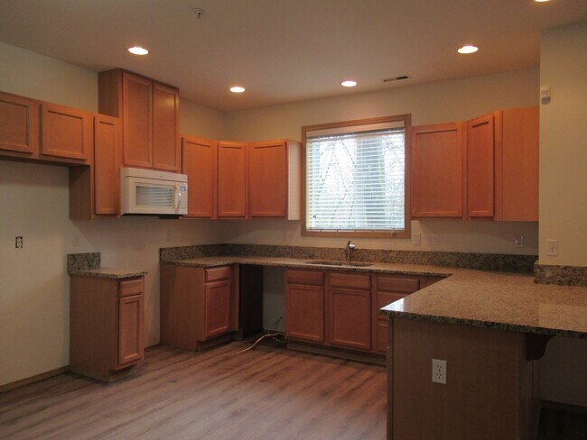 Building Photo - 10707 SE 170th St