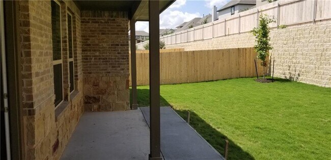 Building Photo - 908 Kingston Pl