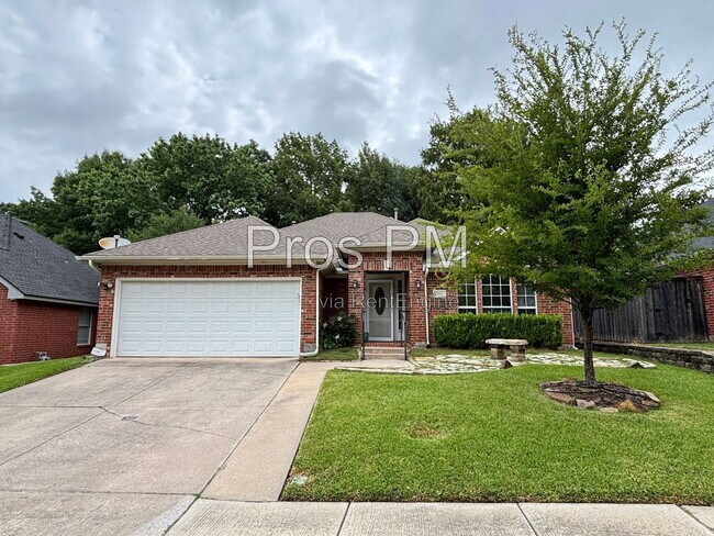 Building Photo - 2921 Meadow Glen Dr