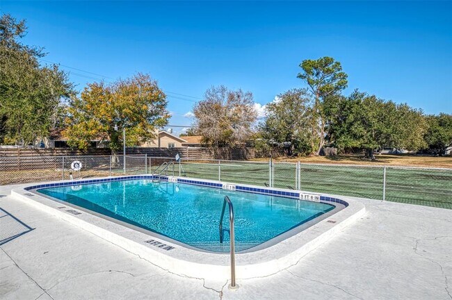 Building Photo - 952 N Beneva Rd