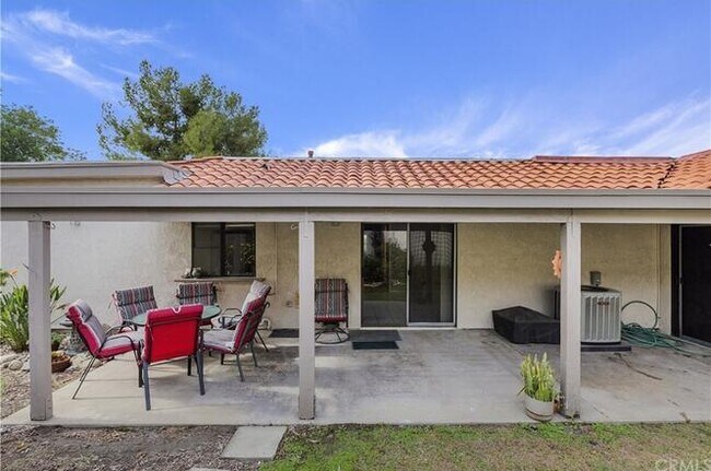 Building Photo - 1364 Orchard Cir