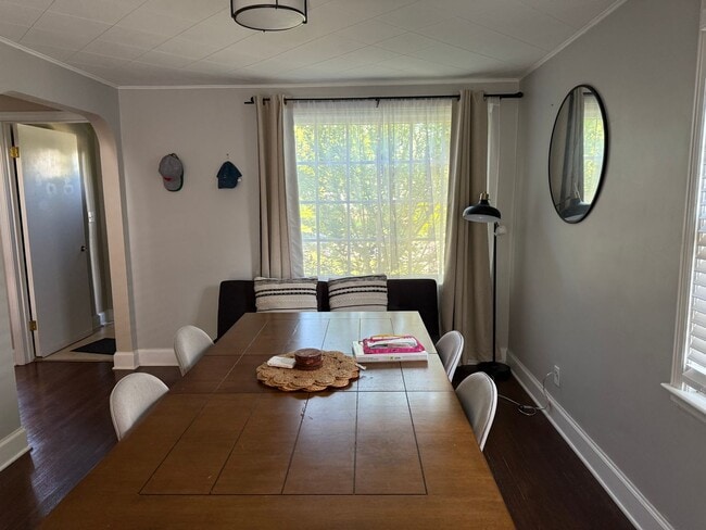 Building Photo - Charming 3 bedroom 1.5 bath in Amherst :