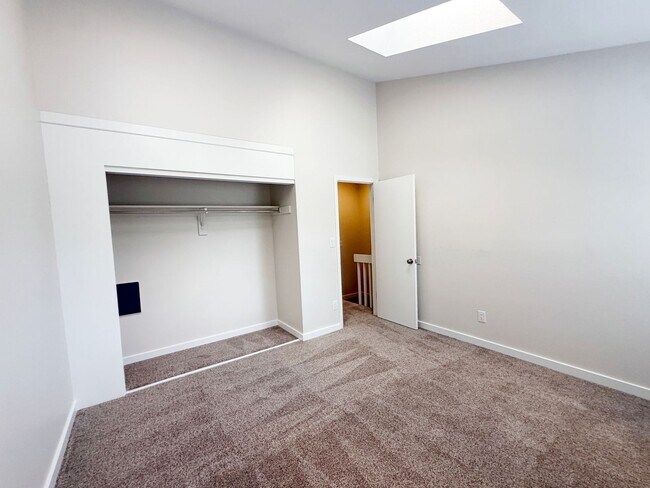 Building Photo - 3070 W 107th Pl