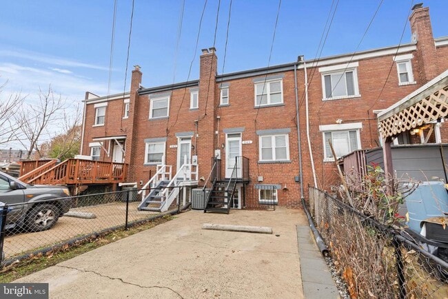 Building Photo - 340 Wesmond Dr