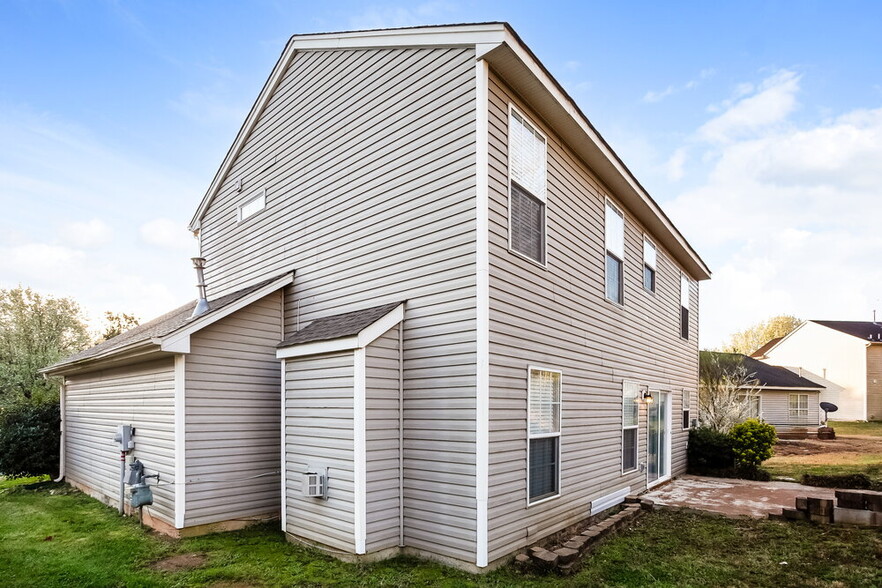 Building Photo - 10316 Gold Pan Rd