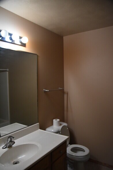 Building Photo - 8102 S Hughes Ave