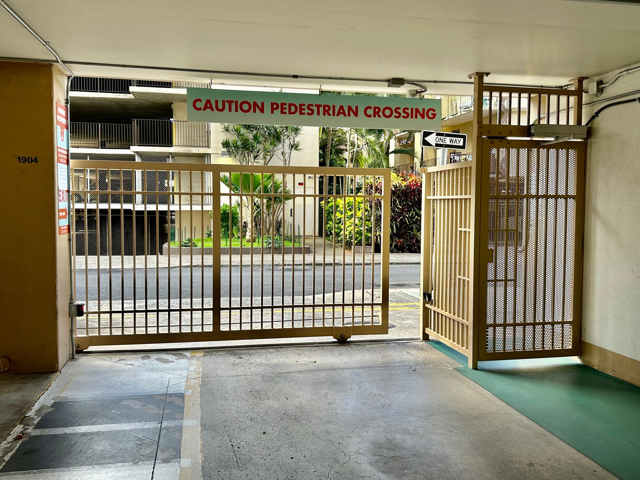 Garage and walk in & out excesses. - 2415 Ala Wai Blvd