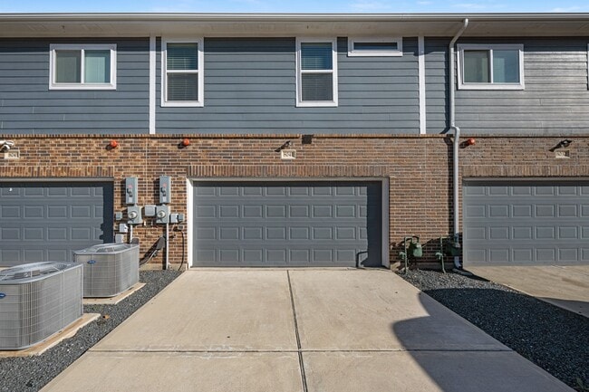 Building Photo - 8041 Scanlan Trl