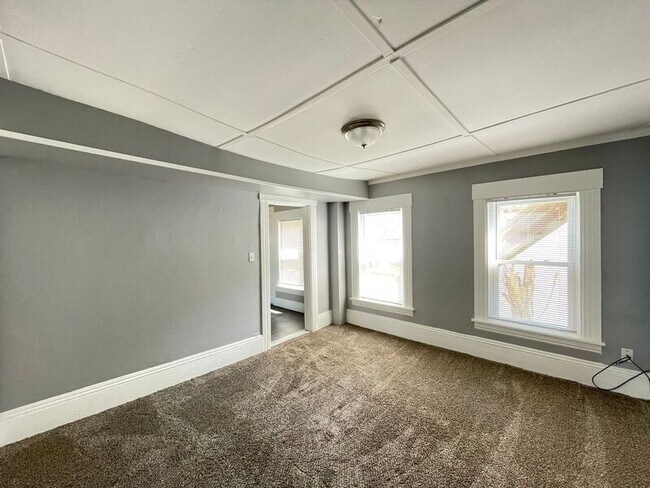 Building Photo - 421 Spruce St