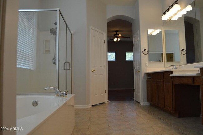 Building Photo - 4132 E Carriage Ct