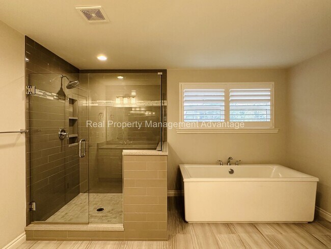 Building Photo - Stunning Contemporary New Build in Northwest Royal Oak