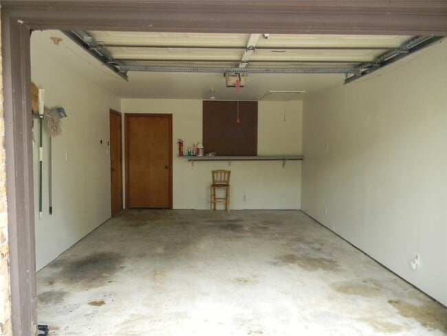 Building Photo - 25598 Kimbro Rd
