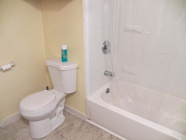 Building Photo - 2337 2nd New Hampshire Turnpike N