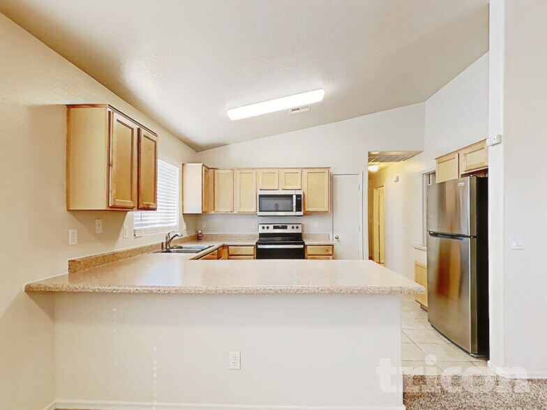 Building Photo - 23141 W Ashleigh Marie Dr