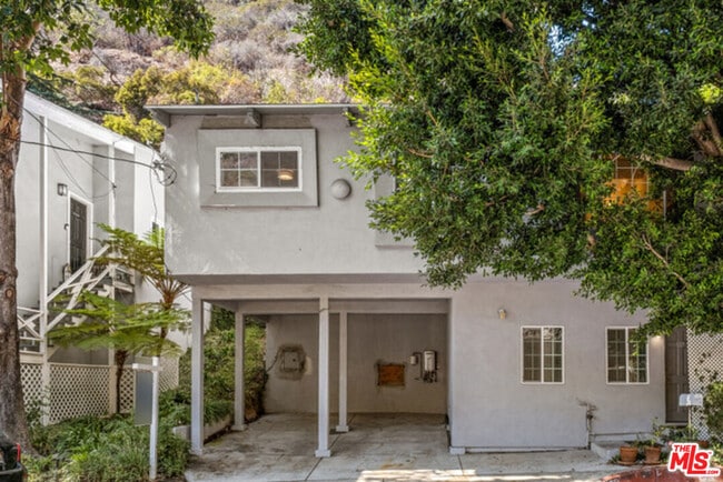Building Photo - 1115 N Beverly Glen Blvd