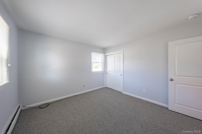 Building Photo - 831 Sycamore Ave