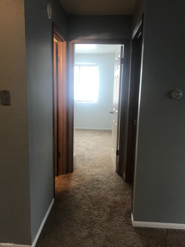 Building Photo - 1450 42nd St SE