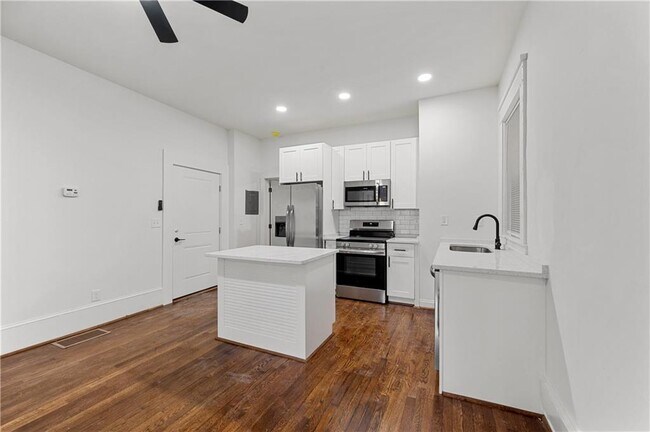 Building Photo - 360 Ponce De Leon Ave NE