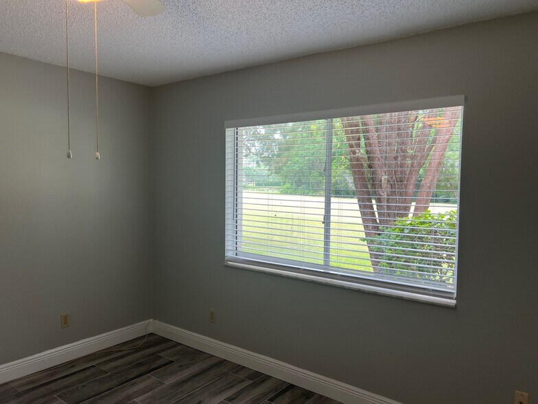 Building Photo - 14810 Par Club Cir
