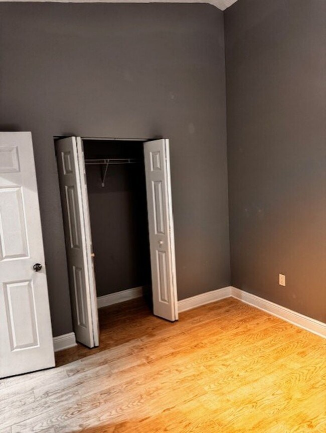 Building Photo - 2519 Southern Oak Cir