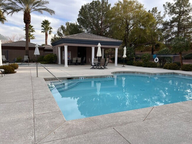 Building Photo - Summerlin Condo - Gated - Community Pool 1 Car Garage