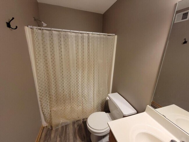 Building Photo - 2208 Thistle Cir