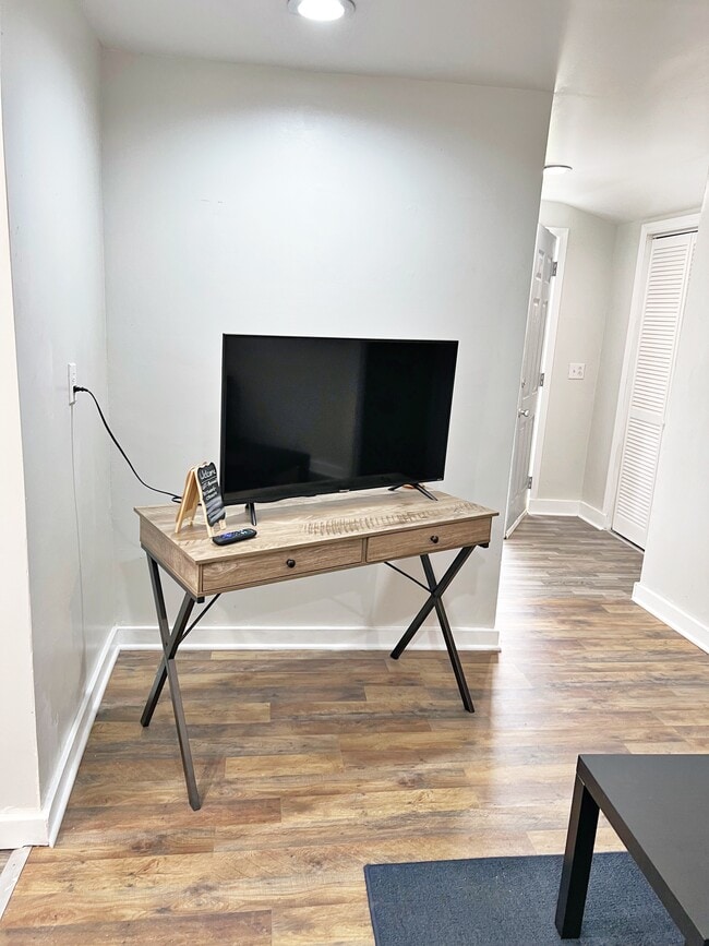 Building Photo - 855 C St