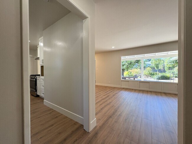 Building Photo - Modern Oasis in the Heart of Los Altos – U...