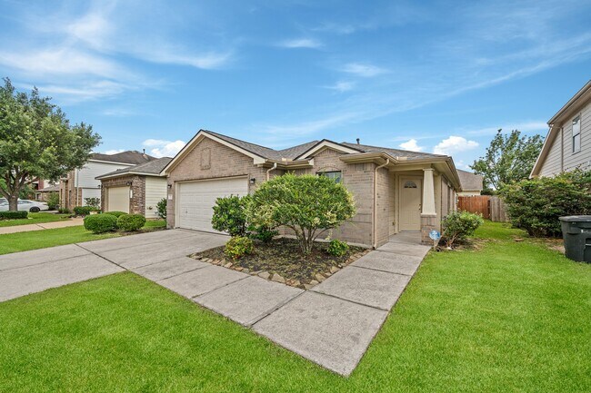 Building Photo - 22327 Albee Dr