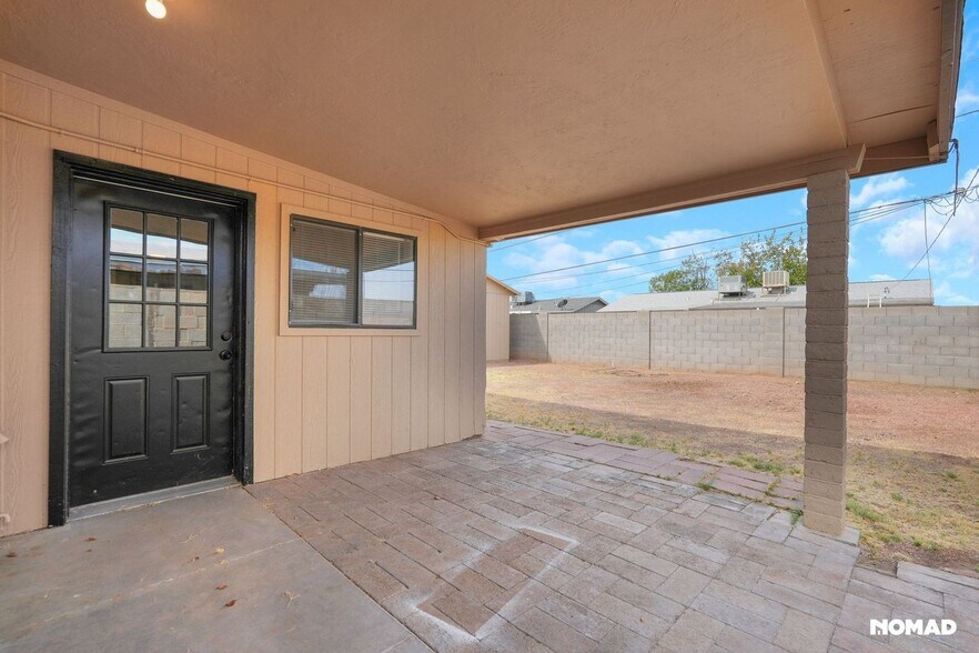 Building Photo - 11618 N 24th Dr