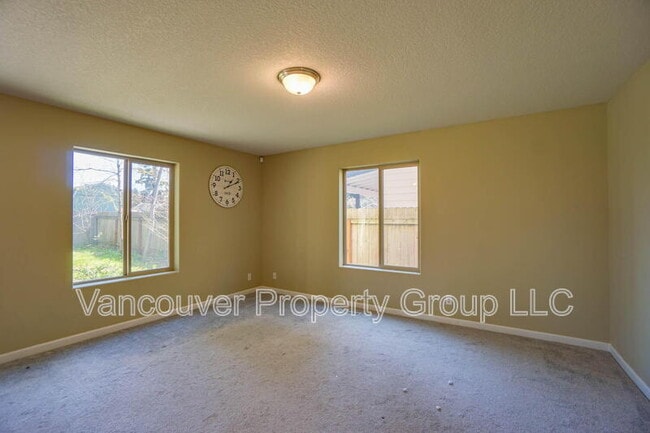 Building Photo - 2217 NE 94th Ct