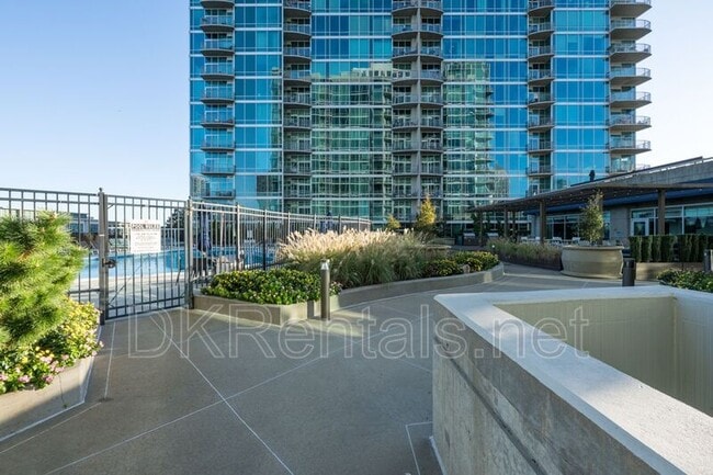 Building Photo - 943 Peachtree St NE