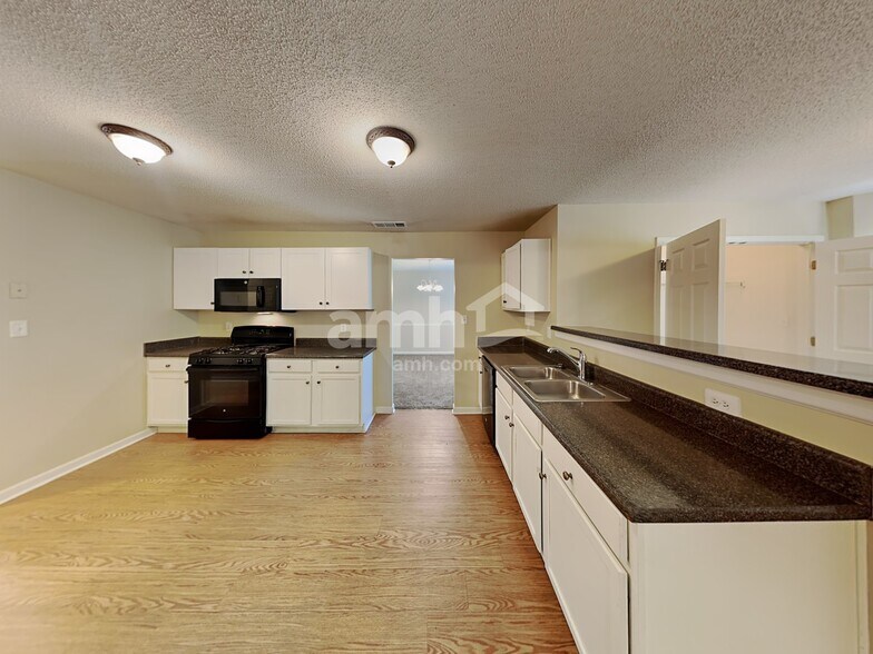 Building Photo - 3094 Lonetree Point