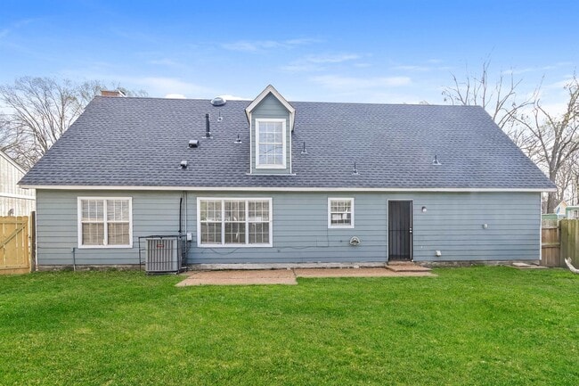 Building Photo - 5819 Garden Ridge Dr